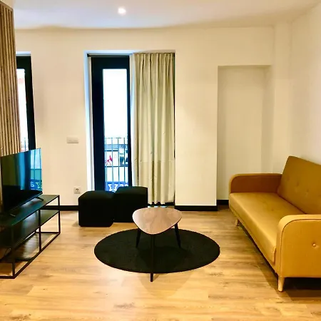 Loft De Diseno Con Balcon Figueres (Girona)