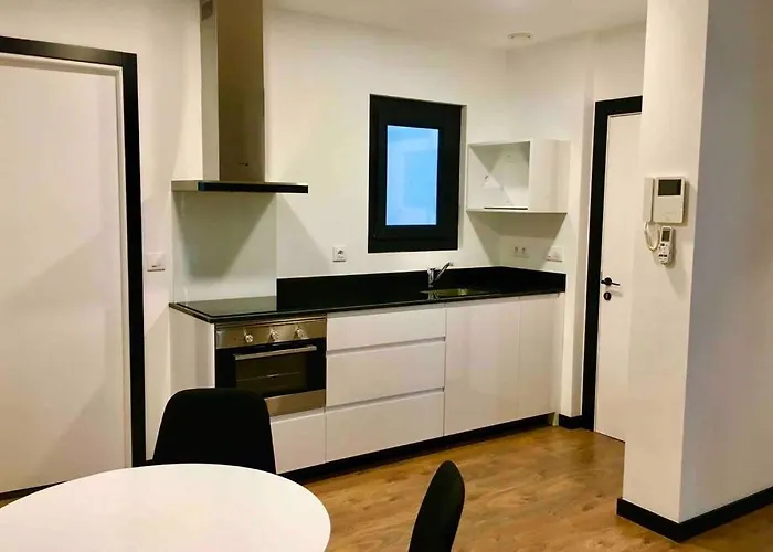 Loft De Diseno Con Balcon Figueres (Girona)
